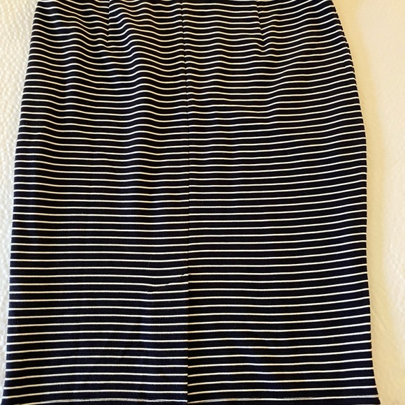 Banana Republic Pencil Stripe Skirt - Picture 7 of 11